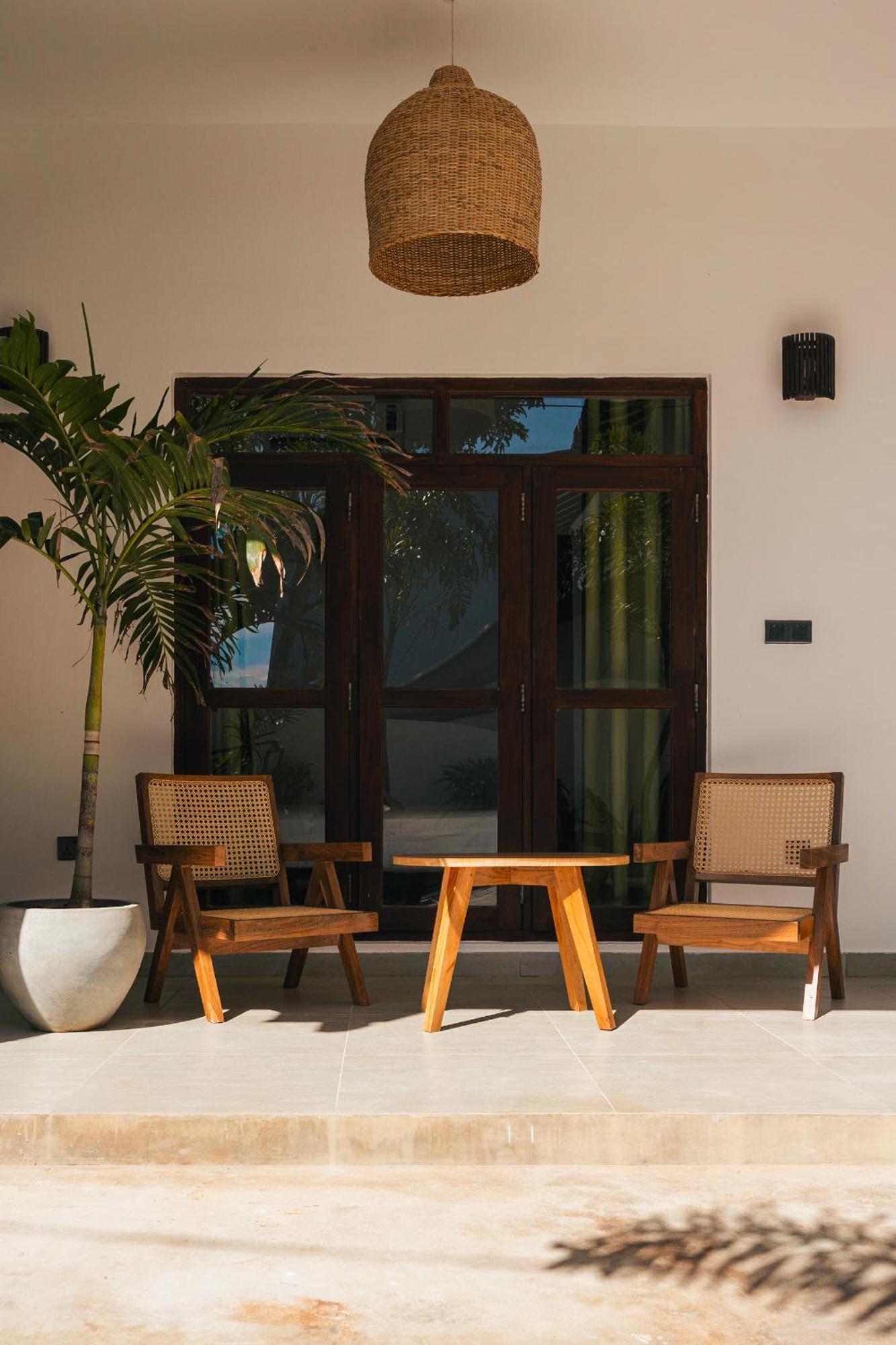 Lucky'S Surf Camp Bed & Breakfast Weligama Ngoại thất bức ảnh