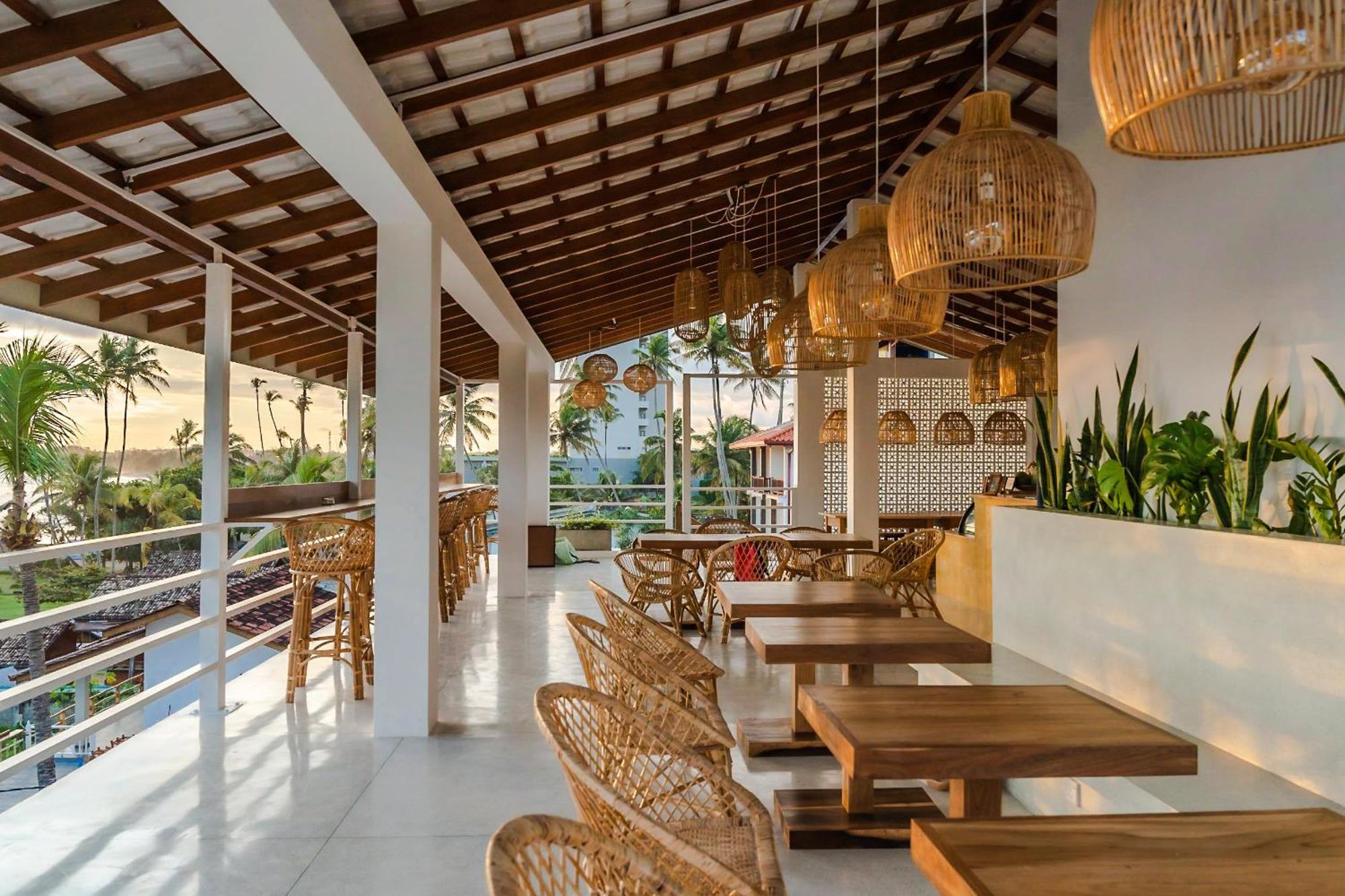 Lucky'S Surf Camp Bed & Breakfast Weligama Ngoại thất bức ảnh