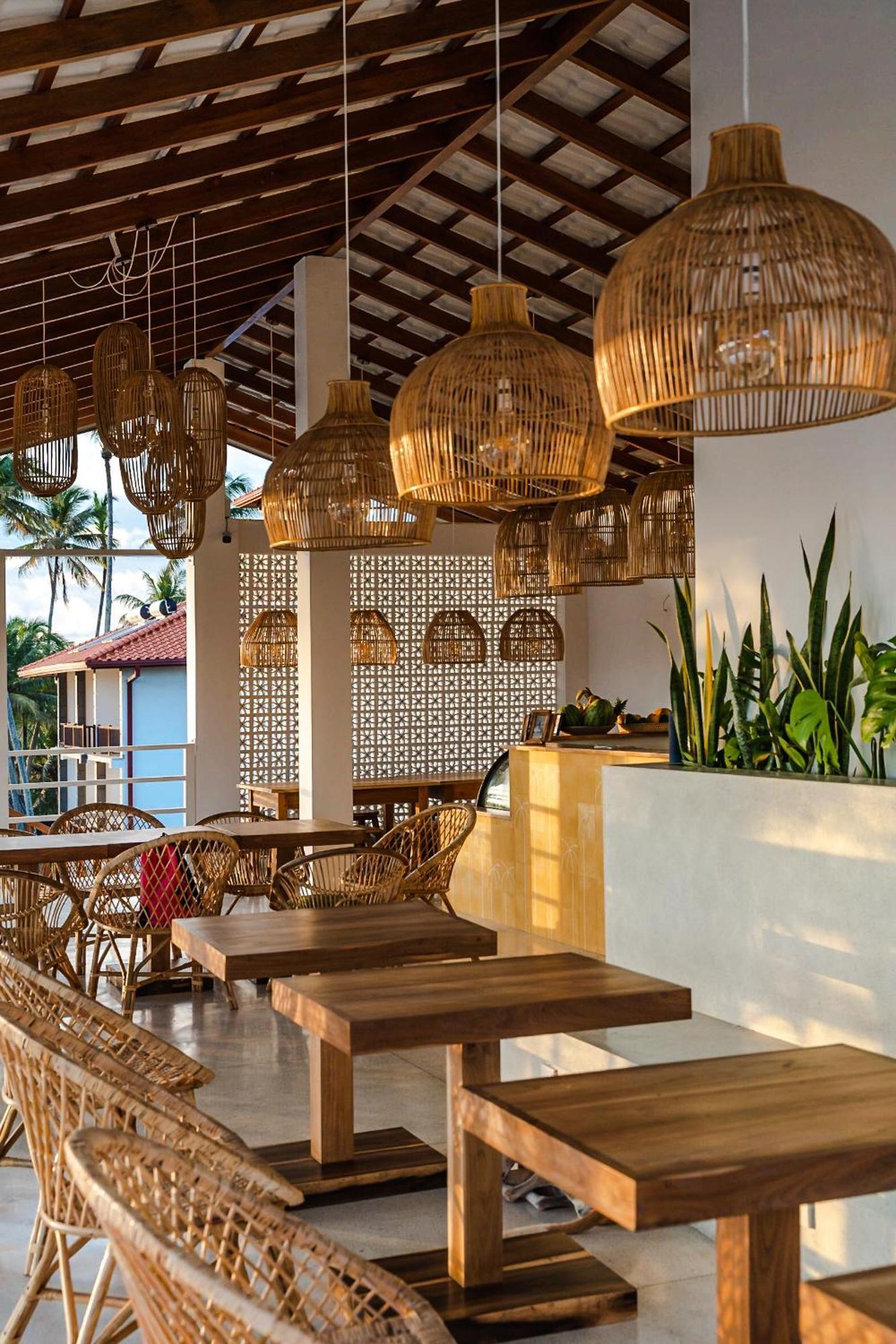 Lucky'S Surf Camp Bed & Breakfast Weligama Ngoại thất bức ảnh