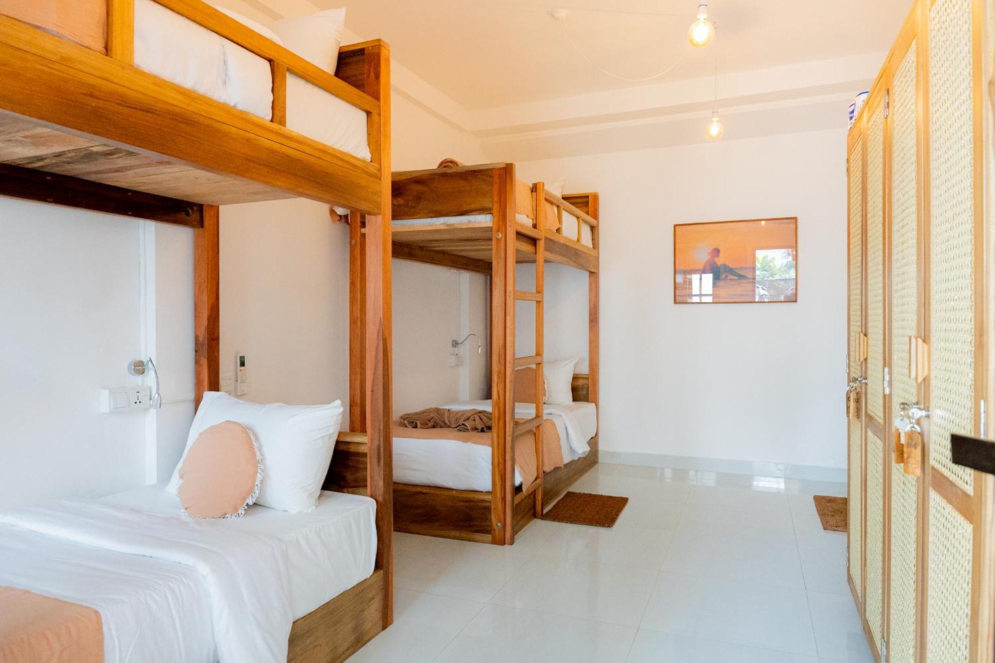 Lucky'S Surf Camp Bed & Breakfast Weligama Ngoại thất bức ảnh
