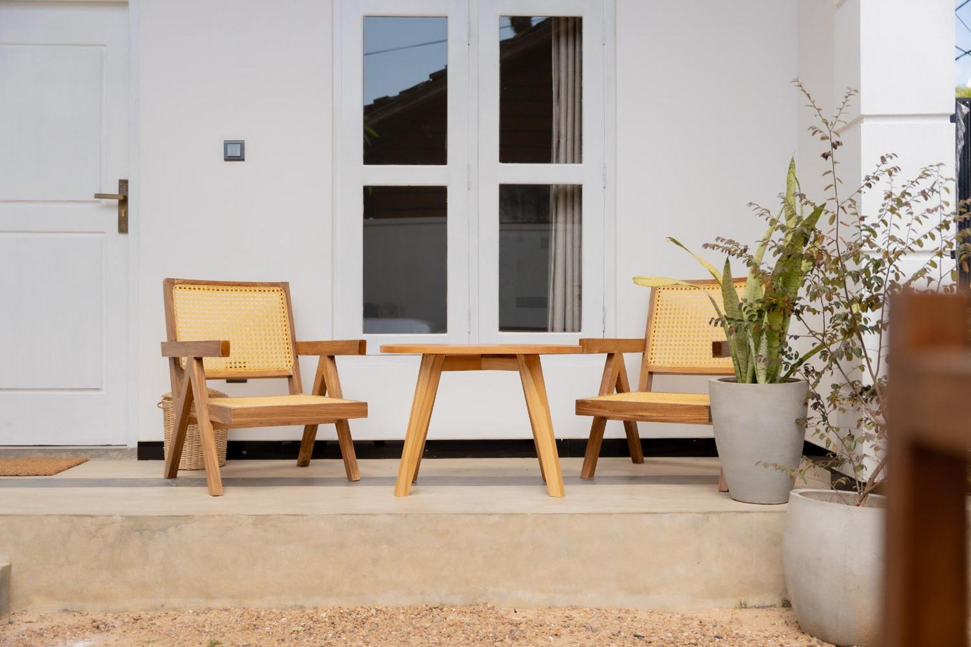 Lucky'S Surf Camp Bed & Breakfast Weligama Ngoại thất bức ảnh