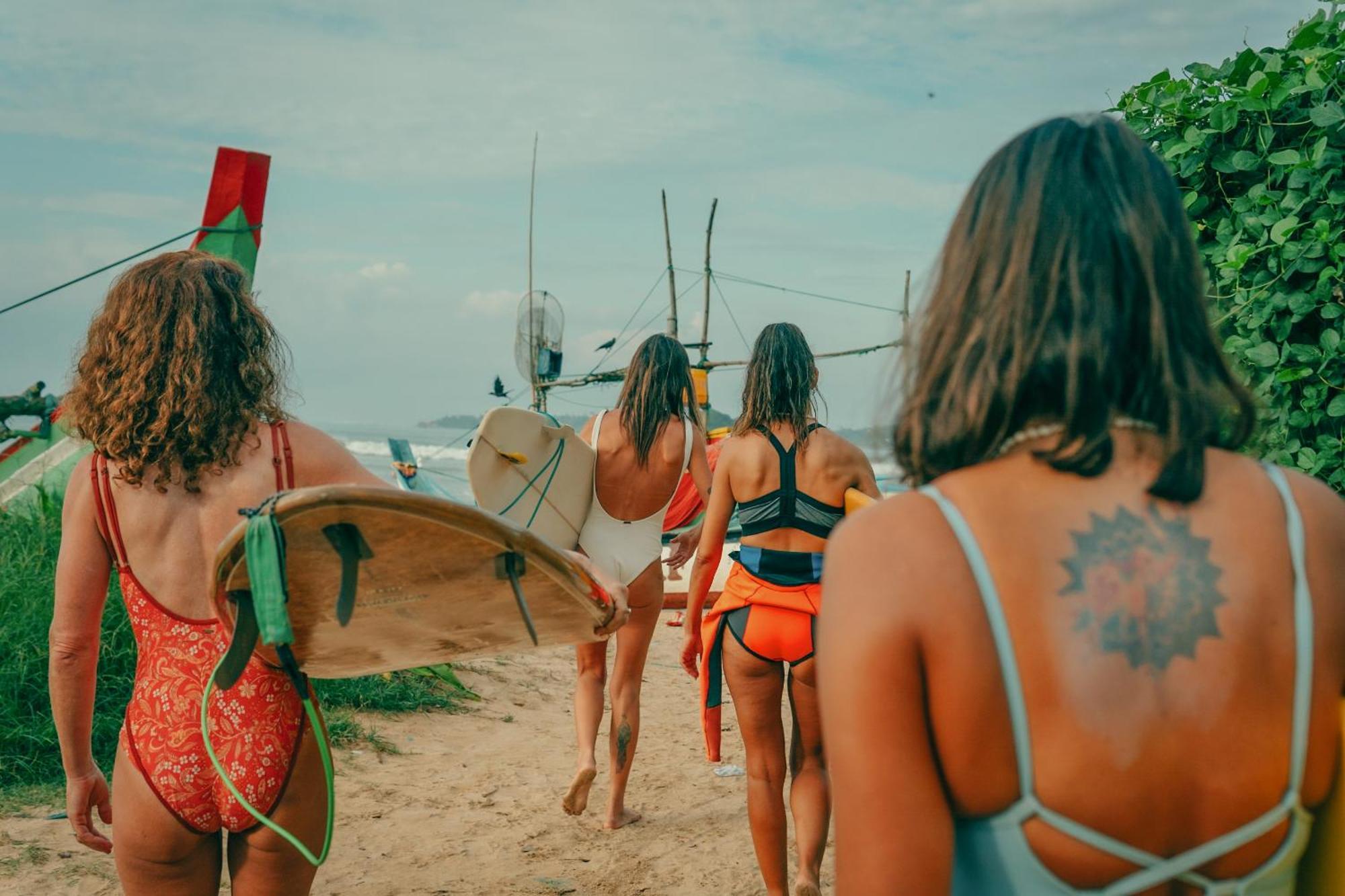 Lucky'S Surf Camp Bed & Breakfast Weligama Ngoại thất bức ảnh
