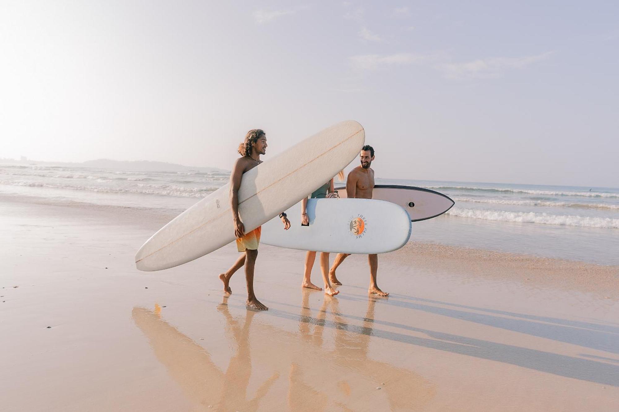 Lucky'S Surf Camp Bed & Breakfast Weligama Ngoại thất bức ảnh