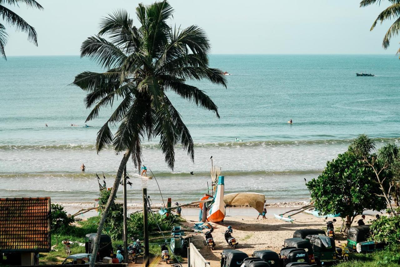 Lucky'S Surf Camp Bed & Breakfast Weligama Ngoại thất bức ảnh