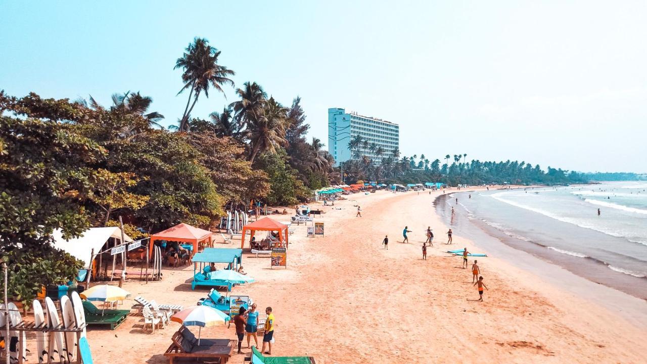 Lucky'S Surf Camp Bed & Breakfast Weligama Ngoại thất bức ảnh
