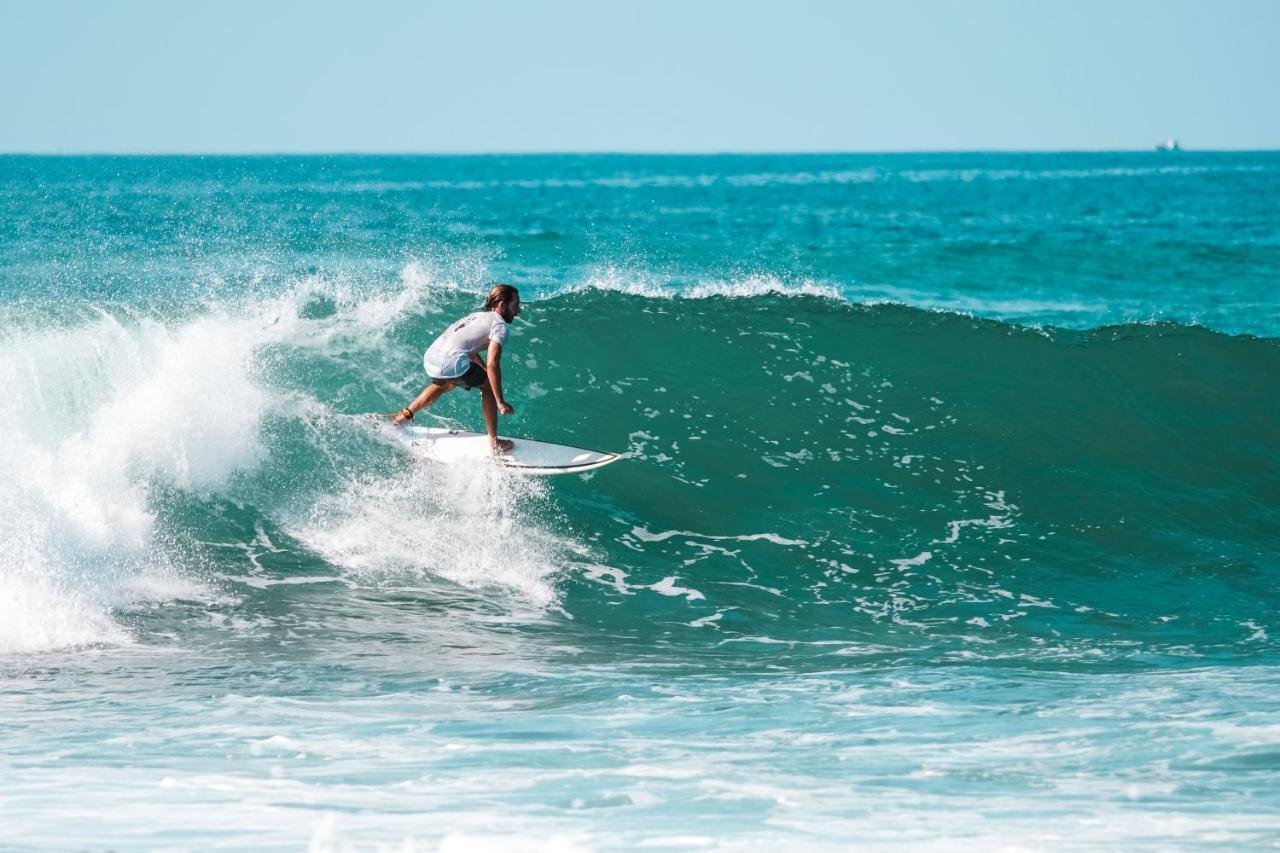 Lucky'S Surf Camp Bed & Breakfast Weligama Ngoại thất bức ảnh